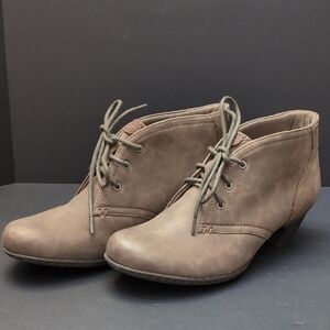 Rockport Woman's Brown Leather Chukka Ankle Booties,Size 7.5